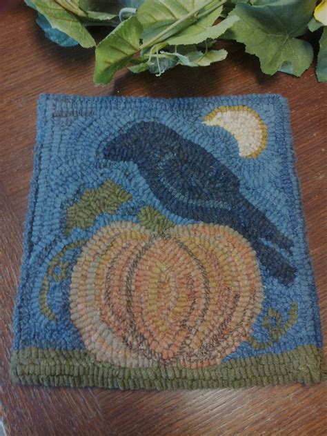 Crow On A Pumpkin Crafts Rug Hooking A Pumpkin