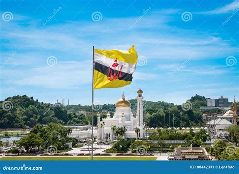 View To Sultan Omar Ali Saifuddin Mosque in Brunei Darussalam Editorial ...