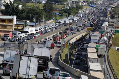 Greve Dos Caminhoneiros Caminhoneiros Prometem Greve Mas Enfrentam