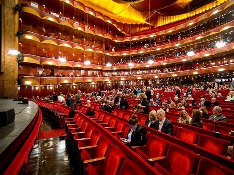 Met Opera Offers Free Tickets to Federal Employees