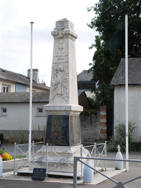 La Suze Sur Sarthe Monument Aux Morts De La Suze Sur Sa Flickr