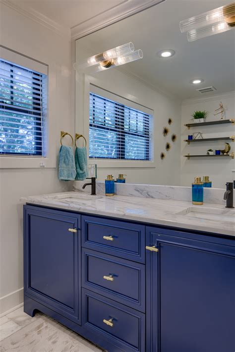 UPS Shipping and Drop-Off Services at 905 McGee Street 3