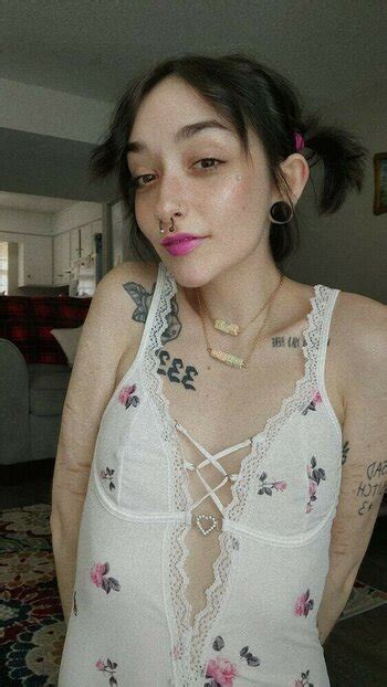 Radtheslut Rad Thatradslut Thatsadslut Nude Leaks TheFappening