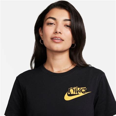 Camiseta Nike Sportswear Club Feminina Centauro