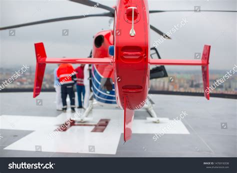 Modern Medical Helicopter On Hospital Rooftop Stock Photo 1476918338 ...