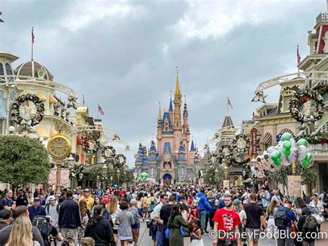 What The Crowds Look Like In Disney World On New Years Eve Disney By