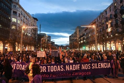 Fotos de la manifestación por el 8M en Zaragoza Imágenes