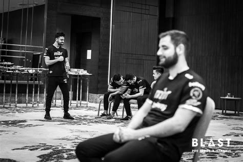 CS GO MIBR volta ao top 5 no ranking da HLTV após jogo contra Astralis