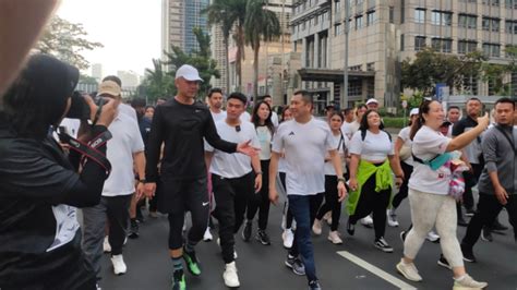 Ganjar Fun Walk Bareng Ketum Perindo Hingga Ayu Ting Ting