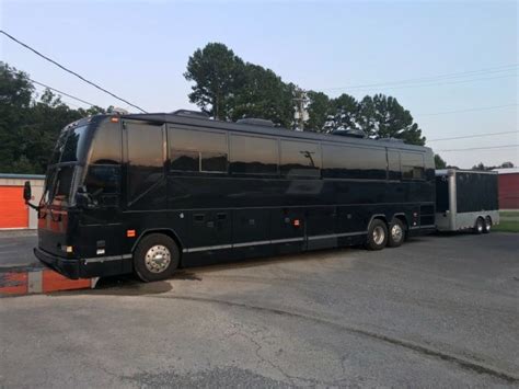 Prevost H Entertainer With Shower Buses For Sale