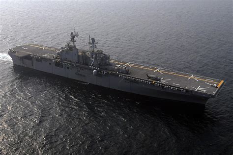 Lhd 7 Uss Iwo Jima