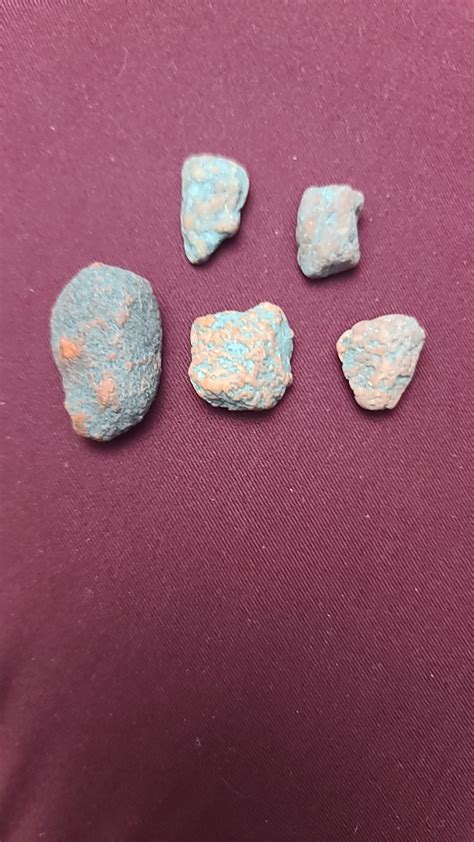 rare rocks that i cant identify. help please : r/Rocks