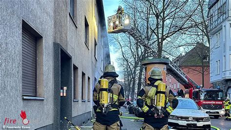 D Brand Mit Starker Rauchentwicklung In Essen Verletzte Person Aus