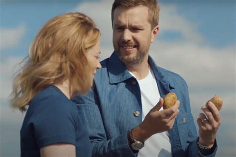 Mccain Targets Gen Z In Campaign With Love Islands Iain Stirling