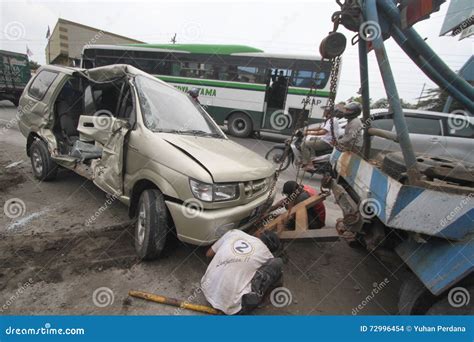 Acidentes De Tráfico Devido à Negligência Do Motorista Imagem de Stock