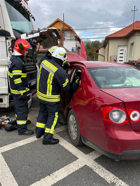 Accident GRAV în Baciu între o mașină și un TIR Intervine