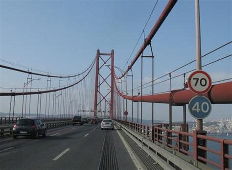 Tagus River Bridge (Lisbon, 1966) | Structurae