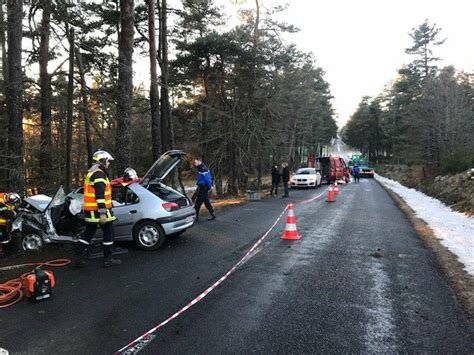 La Voiture Percute Violemment Un Arbre Au Chambon Sur Lignon Haute