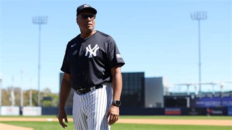 Yankees legend Bernie Williams to debut with New York Philharmonic ...