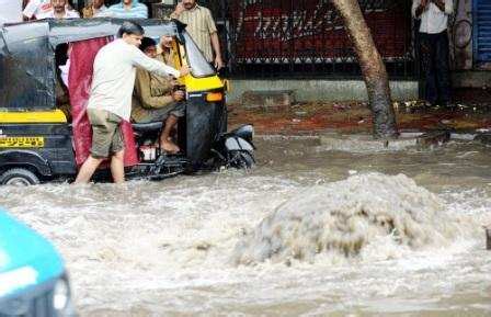 Heavy Rain Lashes Mumbai