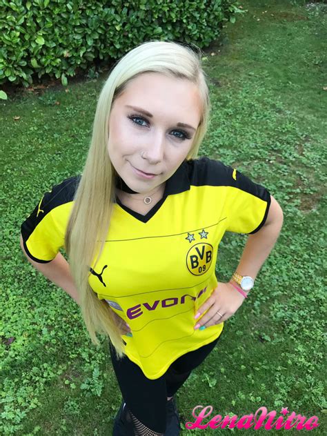 TW Pornstars Lena Nitro Twitter Du Willst Mit Mir Ins Stadion