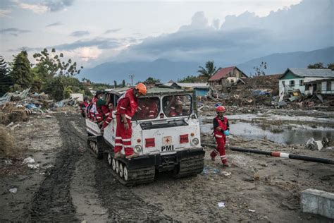 Indonesia's Tsunami Warning System Hasn't Been Operational Since 2012