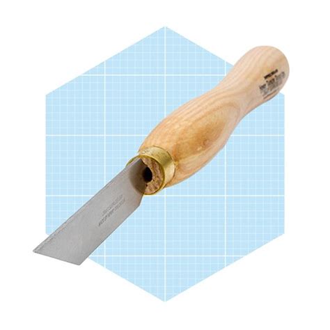 7 Basic Woodturning Tools To Start With