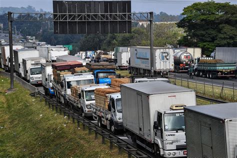 Brazil Trucker Strike Eases As Oil Union Threatens Walkout Bloomberg