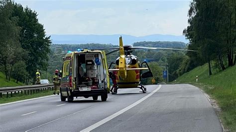 Poważny wypadek pod Krakowem Trzy osoby ranne ZDJĘCIA KRKnews