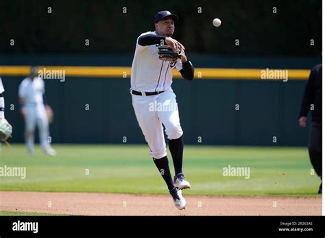 Detroit Tigers Second Baseman Jonathan Schoop Throws Out Pittsburgh