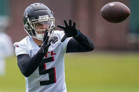 Falcons Rookie Wr Drake London Exits Preseason Game Vs Lions With Knee