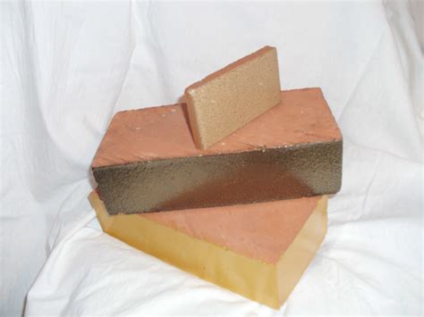 Кирпич с полимерным покрытием