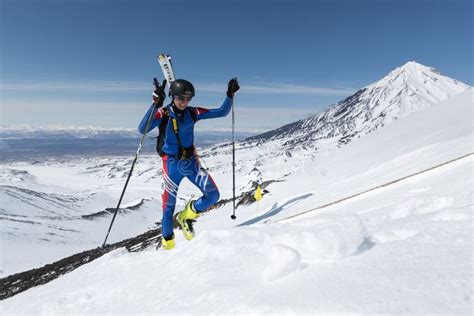 Campionati Di Alpinismo Dello Sci Salita Dell Alpinista Dello Sci Del