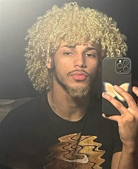 Pin By Em Em On References Dyed Hair Men Cool Blonde Hair Bleached Hair Men