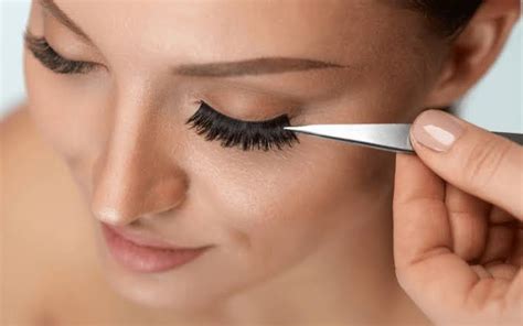 How To Apply False Eyelashes Step By Step Guide Lash Masterclass