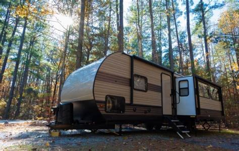 8 Best Travel Trailers Without Slideouts