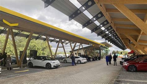 Tesla Und Fastned Eröffnen Größten Deutschen E Ladepark Teslamag De