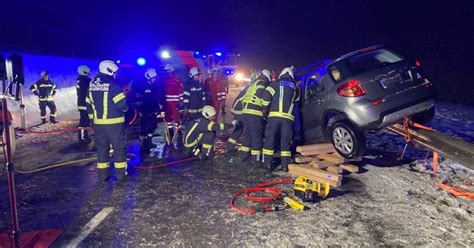 Schwerer Verkehrsunfall Auf Der B126 Im Bereich Bad Leonfelde