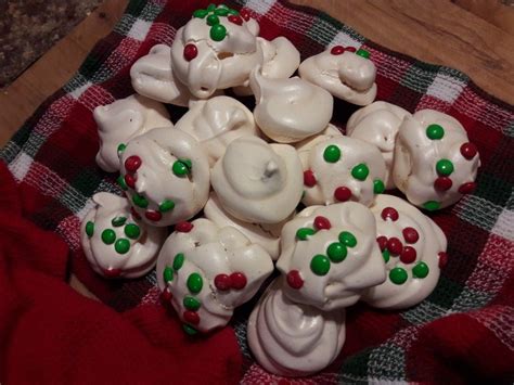 Holiday Meringue Cookies Meringue Cookies Food Desserts