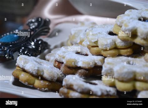 Jammie Dodgers Hi Res Stock Photography And Images Alamy