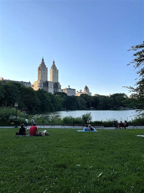 Best Central Park Picnic Spots + Where to Find Picnic Benches