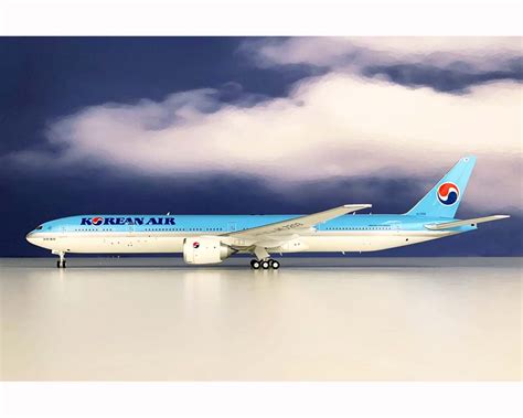 JetCollector INFLIGHT KOREAN AIR B777 300 W STAND HL7203 1 200