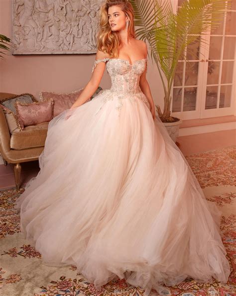 Abiti Da Sposa Corsetto 2019 Elegante Abito Da Sposa In Pizzo Con