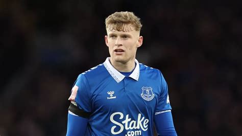 Man Utd Plot Jarrad Branthwaite Transfer As Everton Star Tops List Of