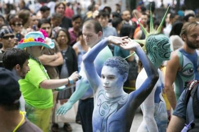 Nude Models Artists Take To New York City Streets Stories Thesunchronicle