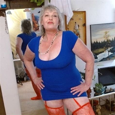 Dawnskye Reading The Paper Nude Plus Masturbating To Orgasm XHamster