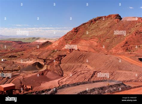 Iron Ore Mine Pit Pilbara Region Western Australia Stock Photo Alamy