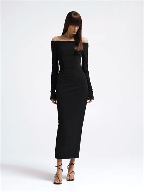 ПЛАТЬЕ-ФУТЛЯР С ОТКРЫТЫМИ ПЛЕЧАМИ | Little black dress classy, Black ...