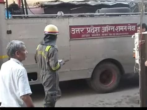 Fire Engines Found Control There Is A Possibility Of Loss Of Rs 3 Lakh