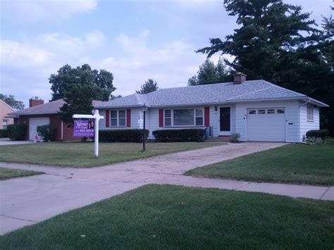 907 Lehnertz Ave Aurora Il 60505 Mls 08677935 Redfin